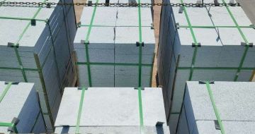 本溪 芝麻白花岗岩5公分地铺石 花岗岩厂家工厂装车日常