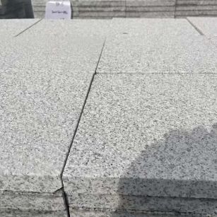 本溪 白麻花岗岩石材推荐 荔枝面地铺石