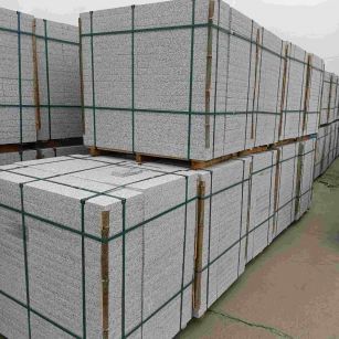 本溪 白麻花岗岩石材荔枝面地铺石（300*600*50）