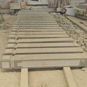 本溪 芝麻白异形加工雕刻-栏杆大柱，方柱