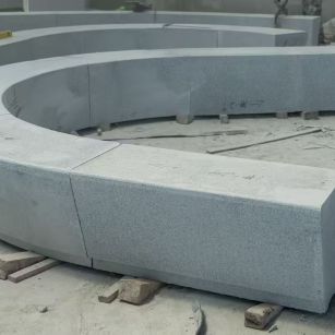 本溪 芝麻白花岗岩光面弧形坐凳