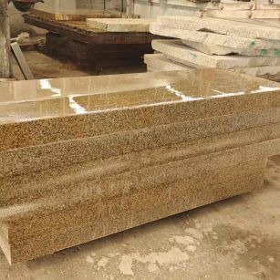 本溪 黄金麻栏杆料半成品加工中