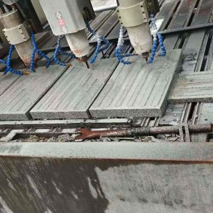 本溪 芝麻白花岗岩荔枝面盲道雕刻