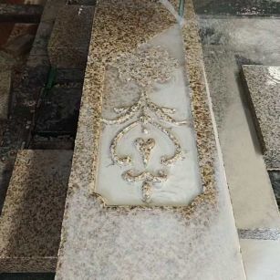 本溪 黄金麻花岗岩异形加工雕刻栏杆大柱