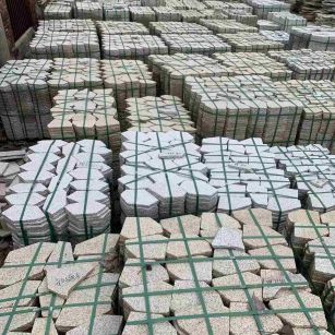 本溪 黄金麻白麻花岗岩荔枝面地铺石(冰裂纹)