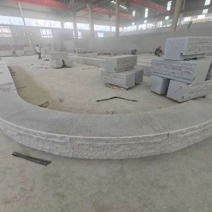 本溪 芝麻白异形坐凳，自然面光面弧形加工