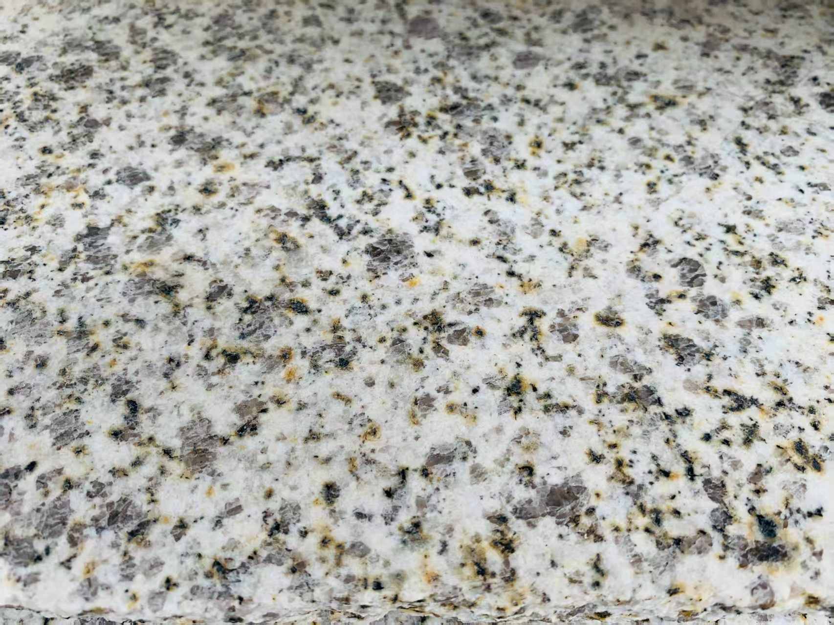 本溪 黄金麻花岗岩石材浅黄光面