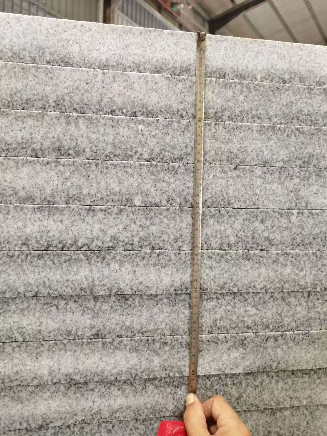 本溪 芝麻白火烧成品厚薄均匀，B料价格接近A料质量