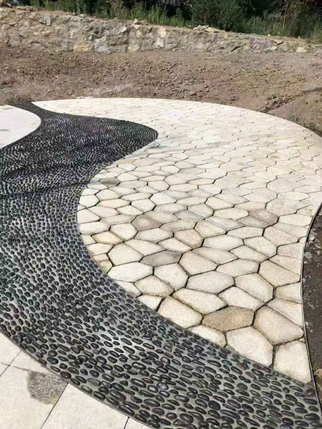 本溪 黄金麻冰裂纹地铺石工地铺装案例