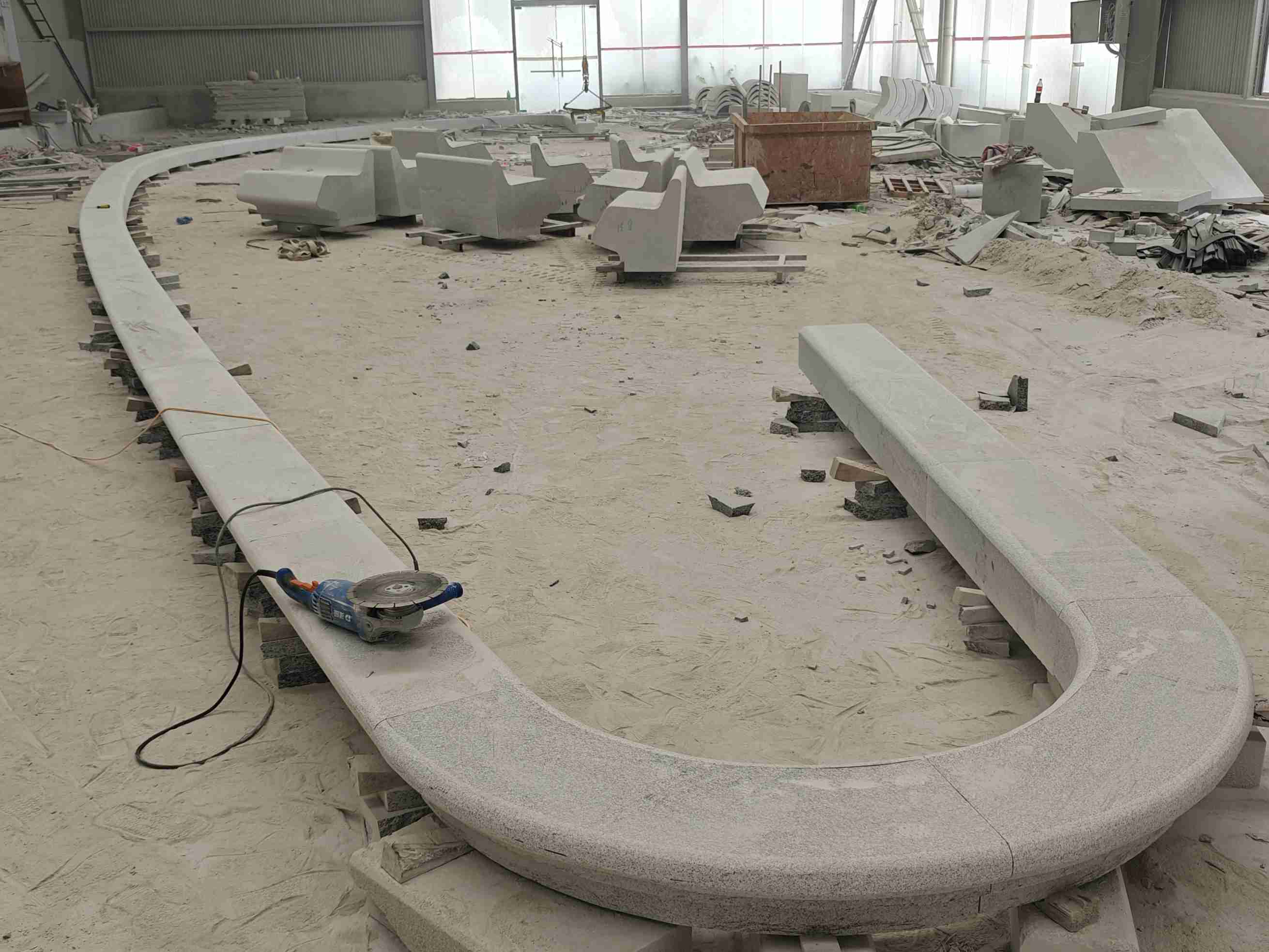 本溪 芝麻白花岗岩弧形花坛石，坐凳石