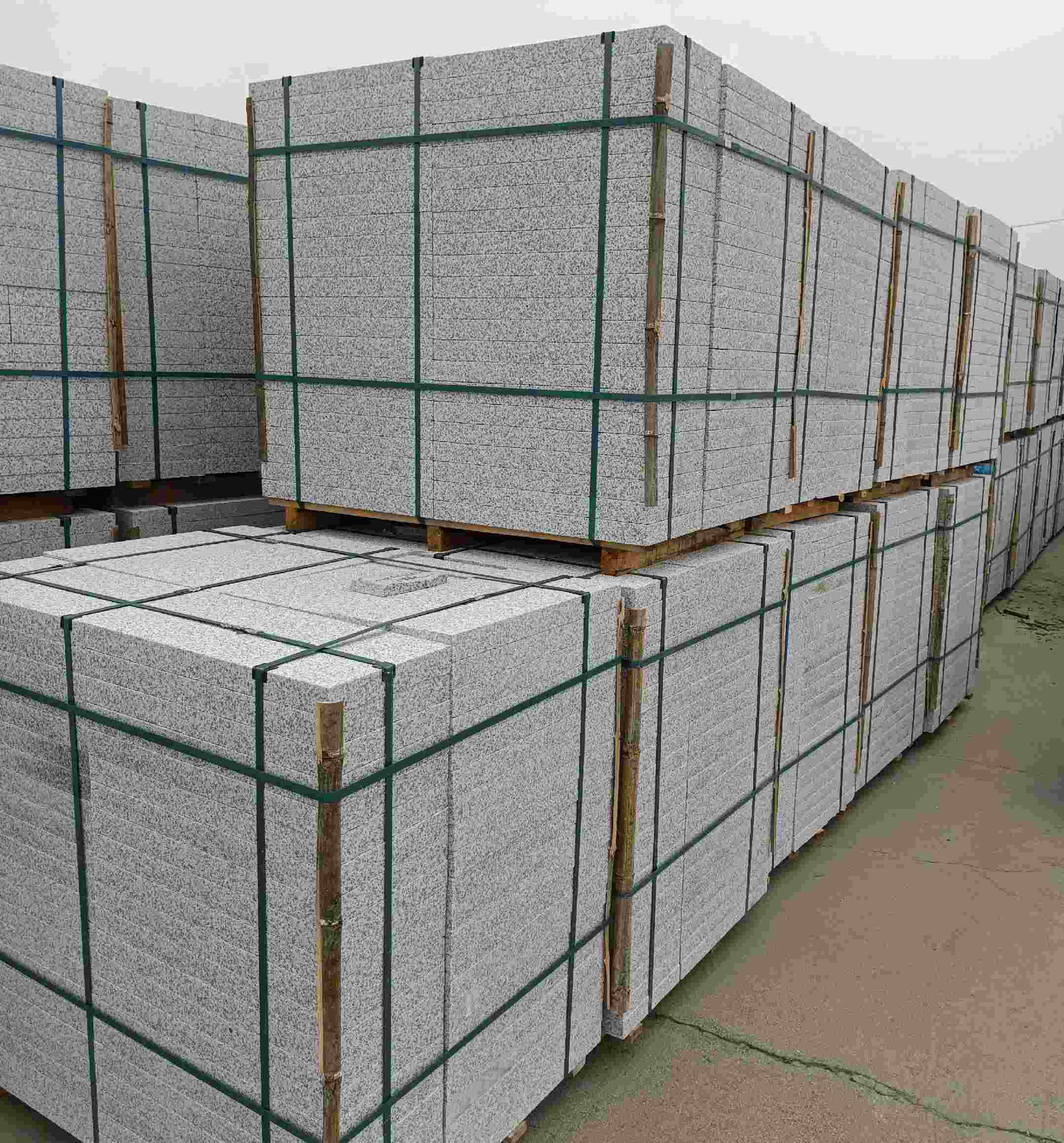 本溪 白麻花岗岩石材荔枝面地铺石（300*600*50）