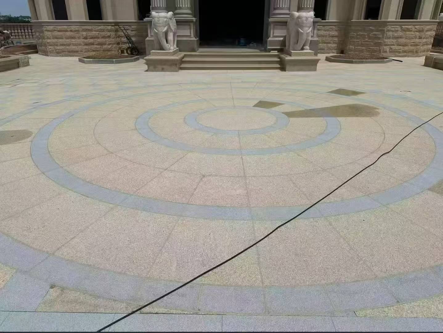 本溪 黄金麻芝麻灰花岗岩石材地铺拼接效果