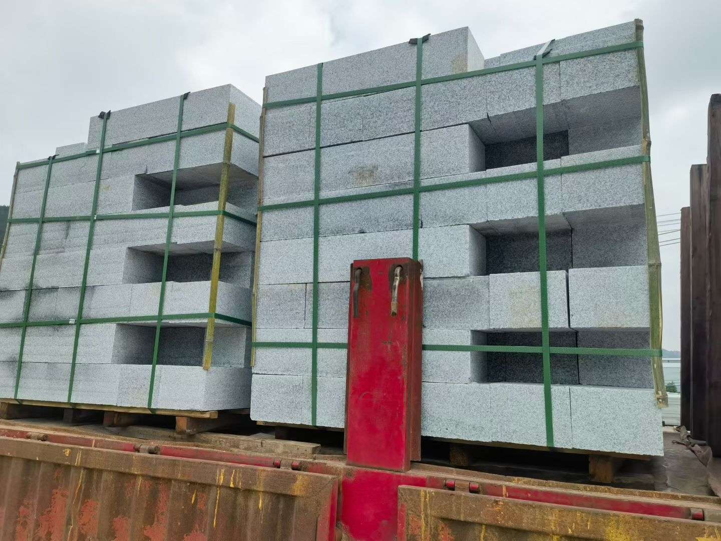 本溪 芝麻白花岗岩路沿石，平石，路侧石，马路牙子，路缘石，立缘石，平缘石等