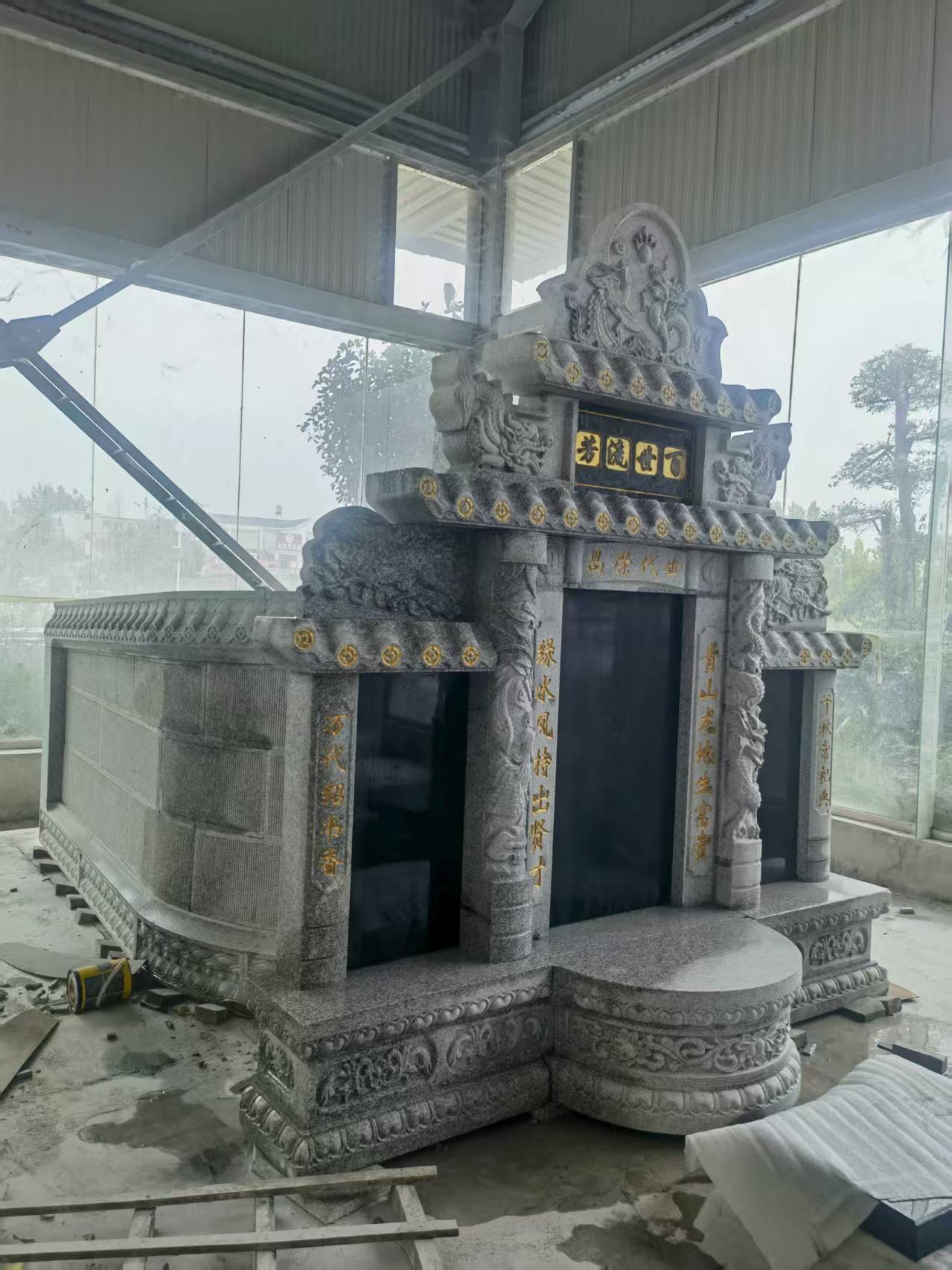 本溪 芝麻白墓碑效果展示图