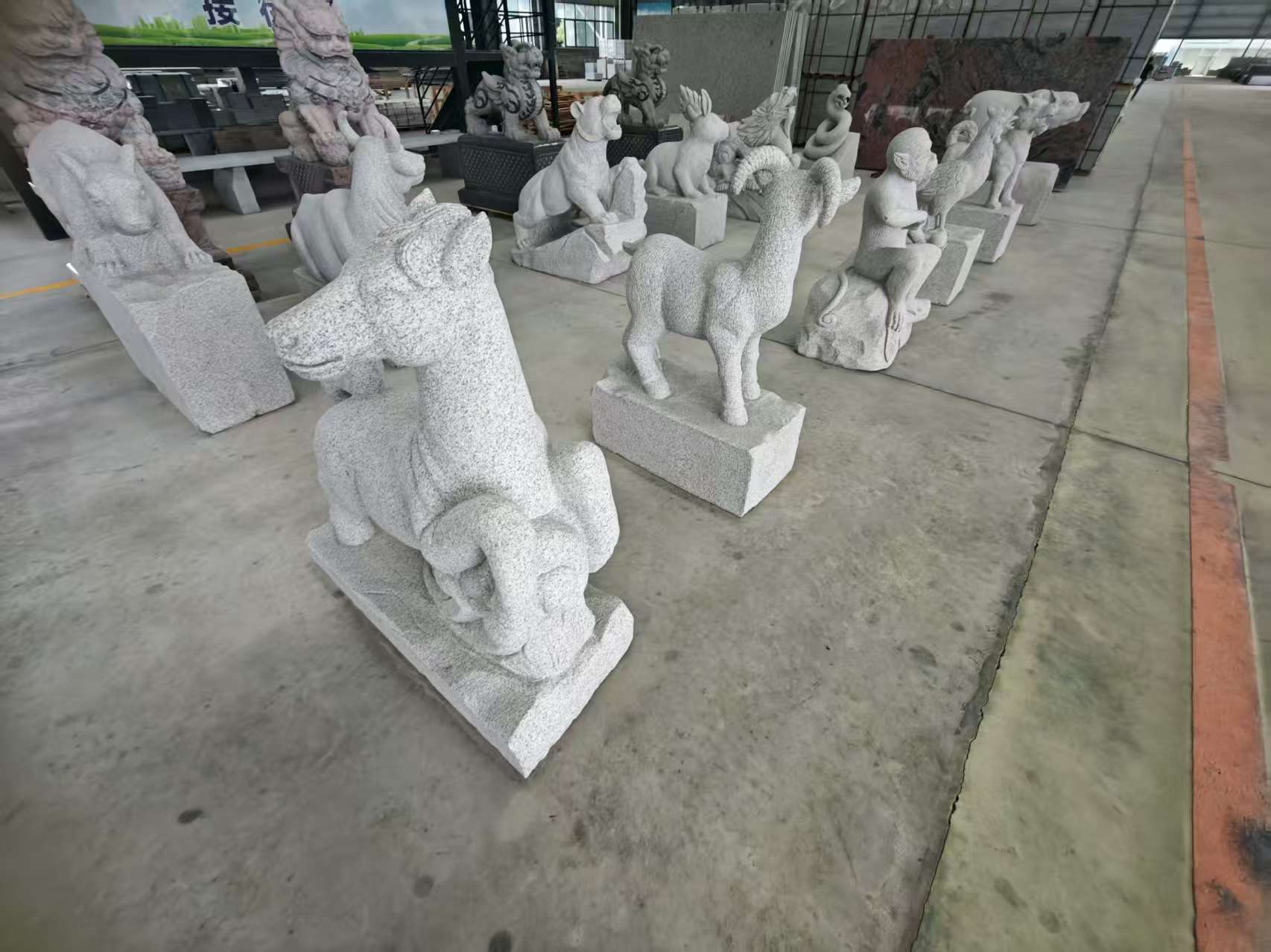 本溪 芝麻白花岗岩造型立体雕刻——十二生肖