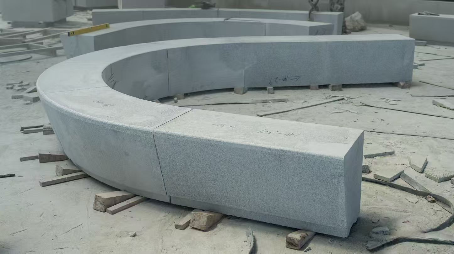 本溪 芝麻白花岗岩光面弧形坐凳