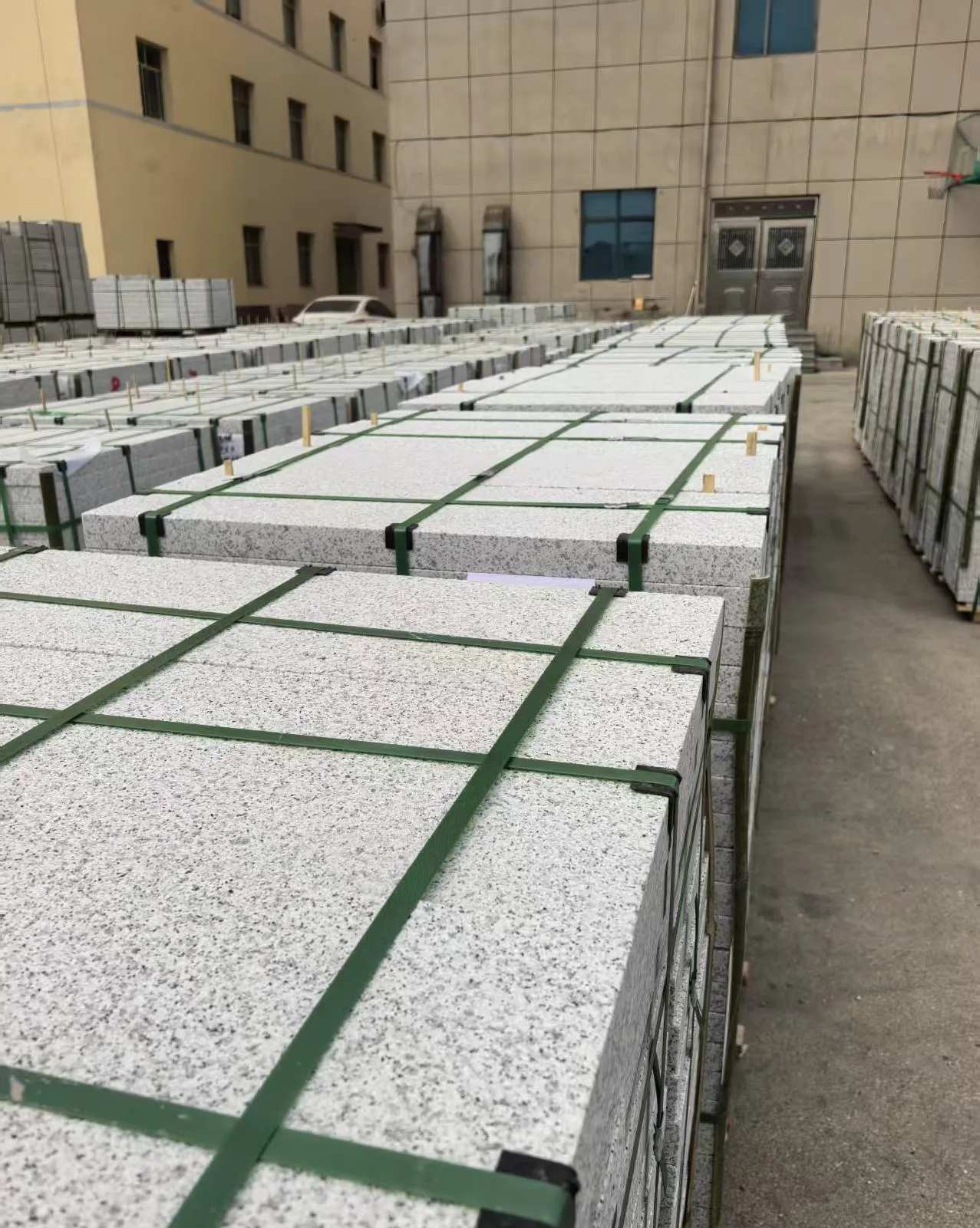 本溪 白麻花岗岩5.0公分荔枝面地铺石