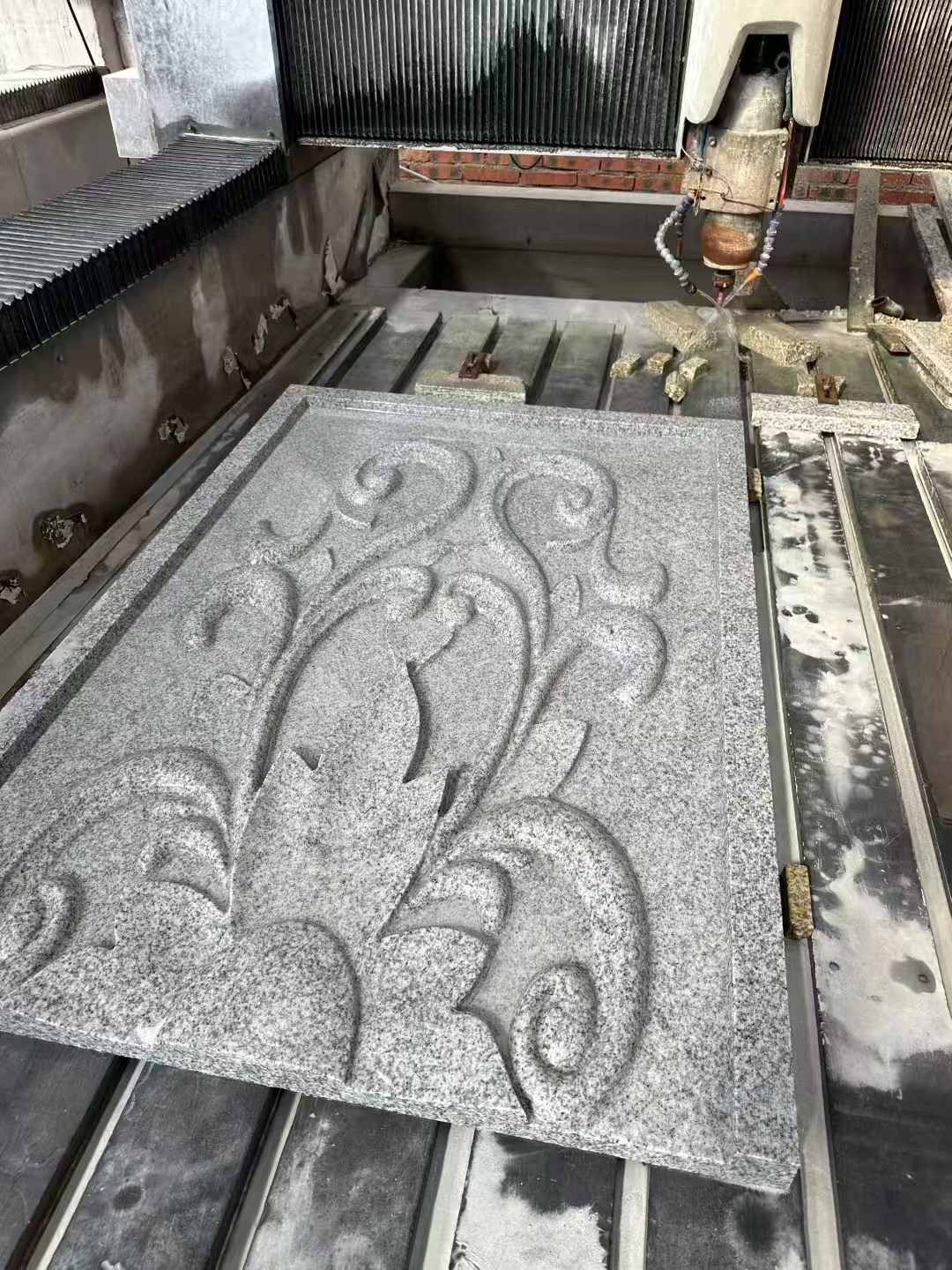 本溪 白麻别墅干挂雕花板