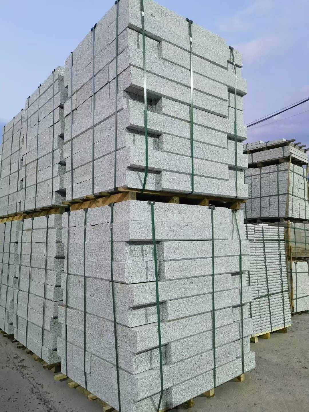 本溪 芝麻白花岗岩路沿石，路缘石，路肩石，道牙，立缘石，马路牙子，街沿石，侧石等