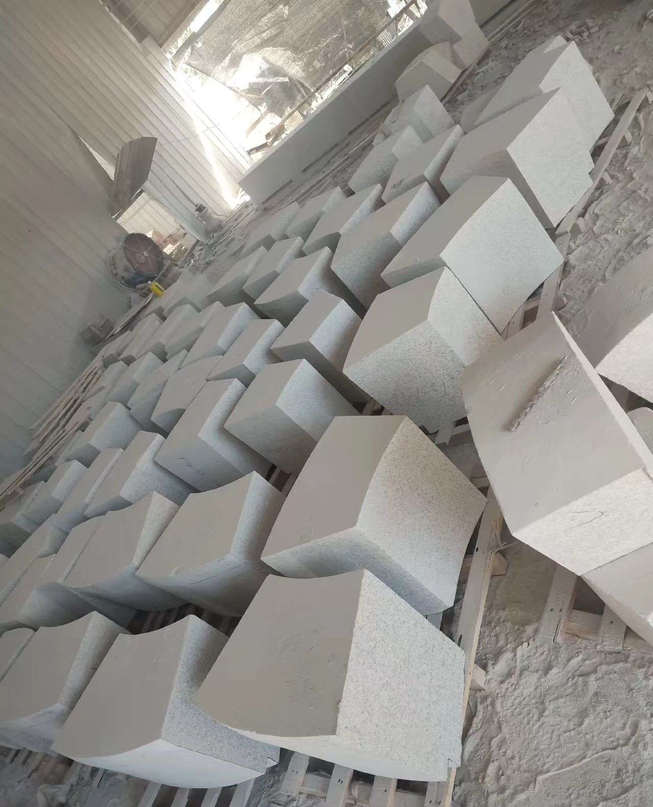 本溪 白麻花岗岩异形坐凳