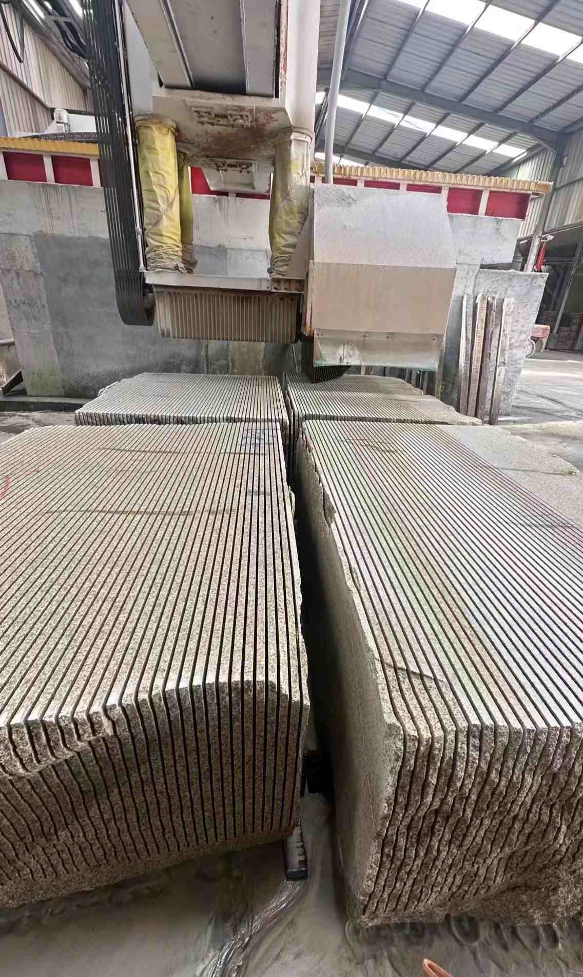 本溪 车间生产日常，黄金麻白麻花岗岩