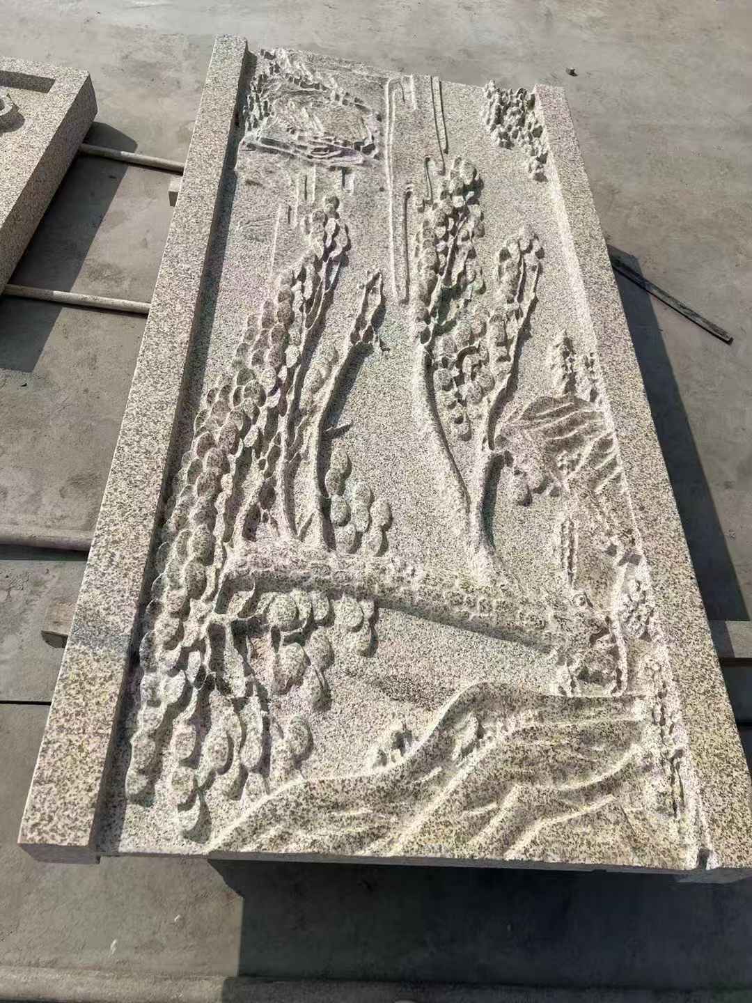 本溪 黄金麻雕刻板浮雕迎客松